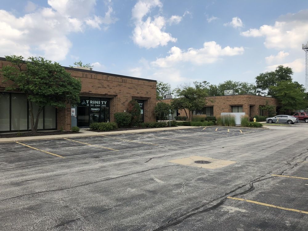 Elmhurst Metro Court: 747 Church Road, Elmhurst, IL 60126